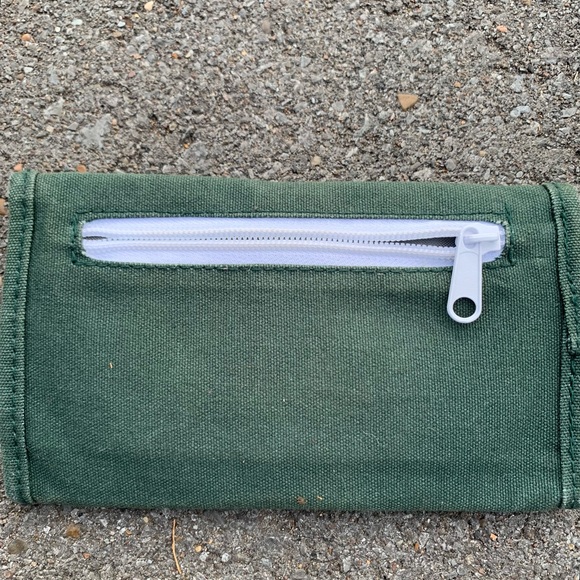 Kavu Wally Wallet Cotton Green - Picture 2 of 4